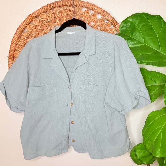 juniors COTTON ON cropped button down • size medium • dusty light sage/blue • - Picture 1 of 1